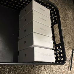 5 AirPods Pro (2nd Generation 120$ Each Located In El Mirage/youngtown Az 📍