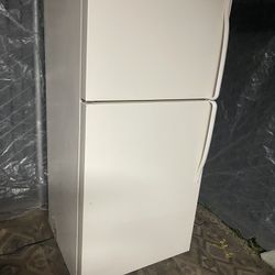 Refrigerator Works Great We Sell Appliance All The Time 