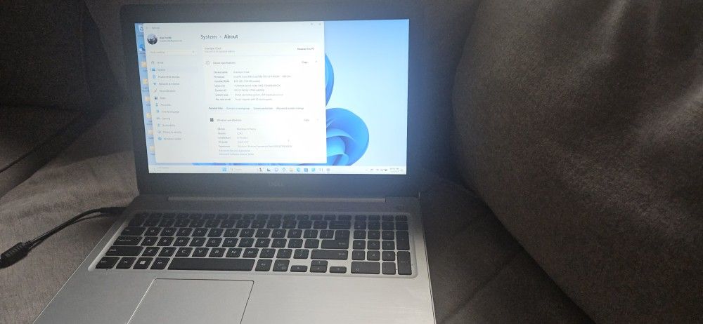 Dell Laptop 5570