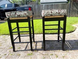 Barstools With Cushions