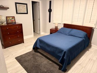 2 Full bedroom sets mattress included