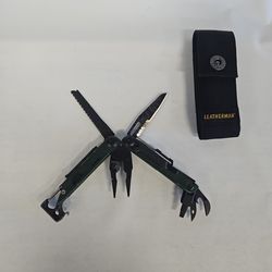 Leatherman Signal 19-Tool Multi-Tool with Nylon Sheath 816535-11