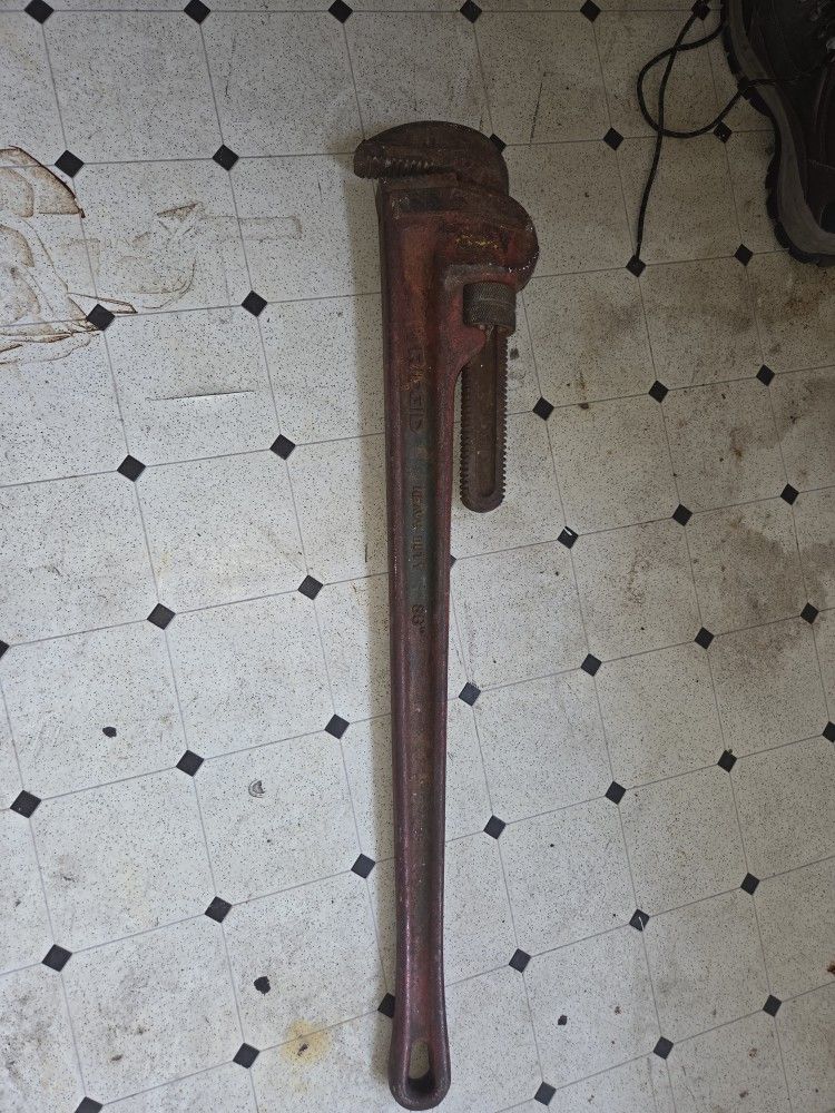 Rigid Heavy Duty Iron Pipe Wrench 36in