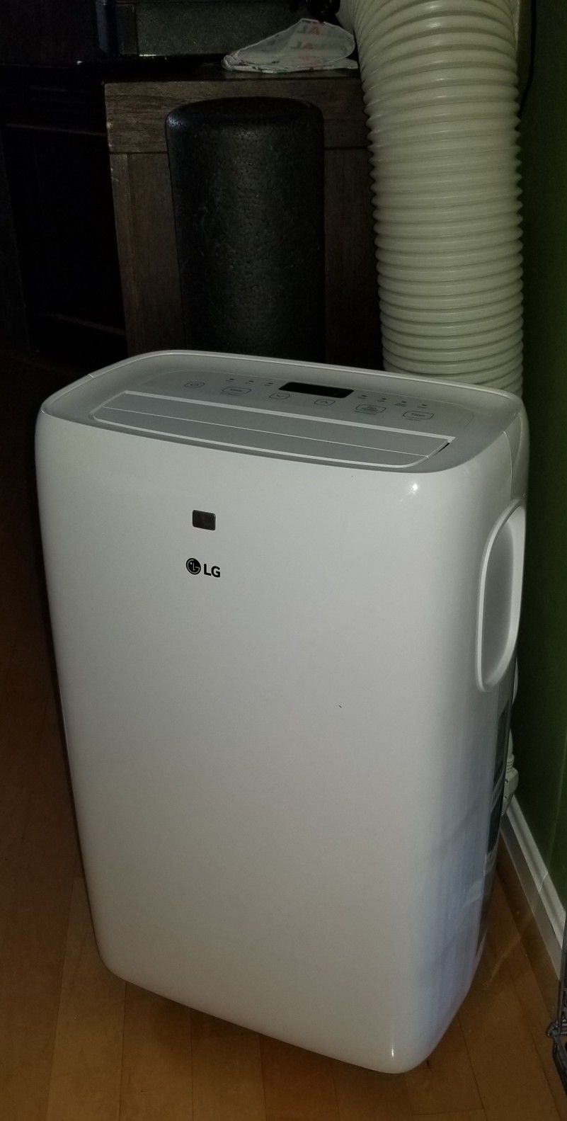 LG Portable air conditioner LP0820WSR