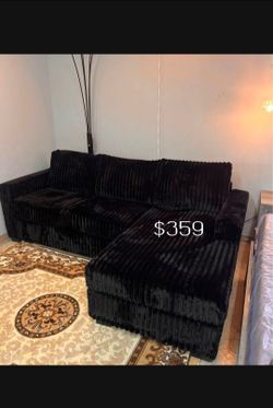 Beautiful 2pc black sectional sofa 92" wide