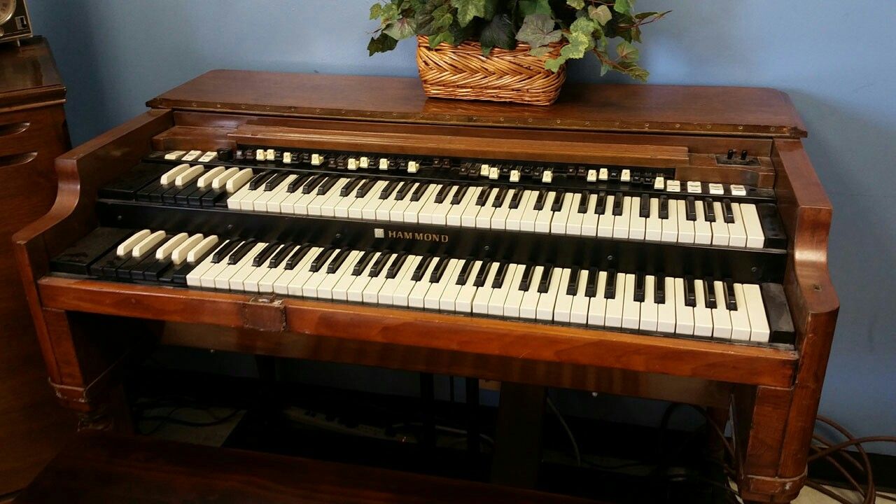 Hammond b3 organ with 122 leslie