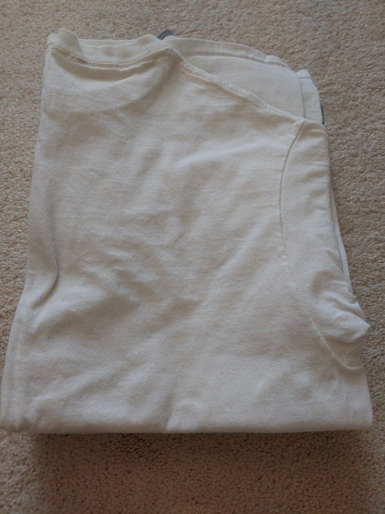 4 Men's Large V-Neck Shirts