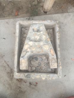 2 Piece concrete water fountain about 35 lbs