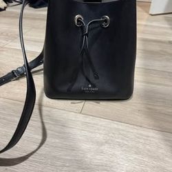 Kate Spade Black Bucket Bag Crossbody – Excellent Condition
