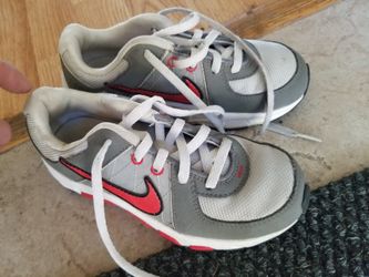 Nike shoes for boys size 12c