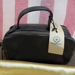 NWT Aaron Leather Goods Toiletry Bag 