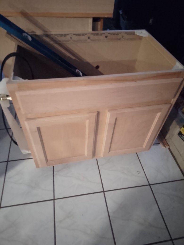 Free Must Take All ... Todo Oh Nada Over Range Microwave Works Perfect First Cabinet Is Practically New