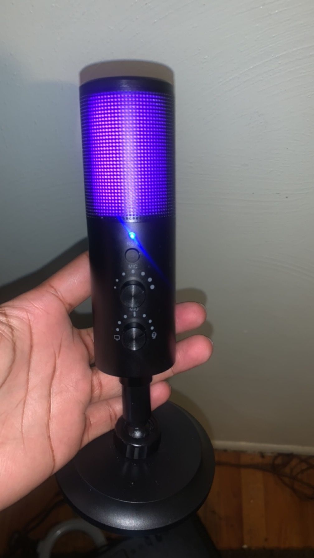 Microphone