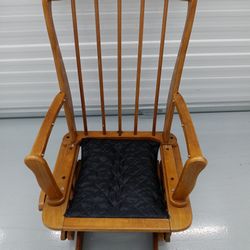 Wooden Rocking Chair 