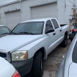 2007 Dodge Dakota 