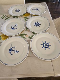 6 platos grandes, 8 platos pequeños, 8 platos profundos, 1 taza 6 platos grandes, 8 platos pequeños, 8 platos profundos, 2 taza..