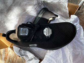 Skechers memory foam non slip  All-Black Lightweight Mesh Lace-Up Sneakers Size 8