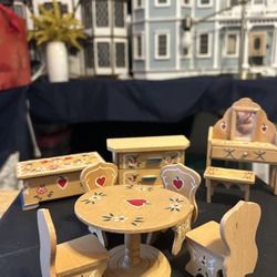 Dollhouse Furniture 