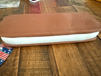 Ice cream sandwich squishy