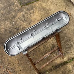 Chevrolet 6.0 vortec valve cover 