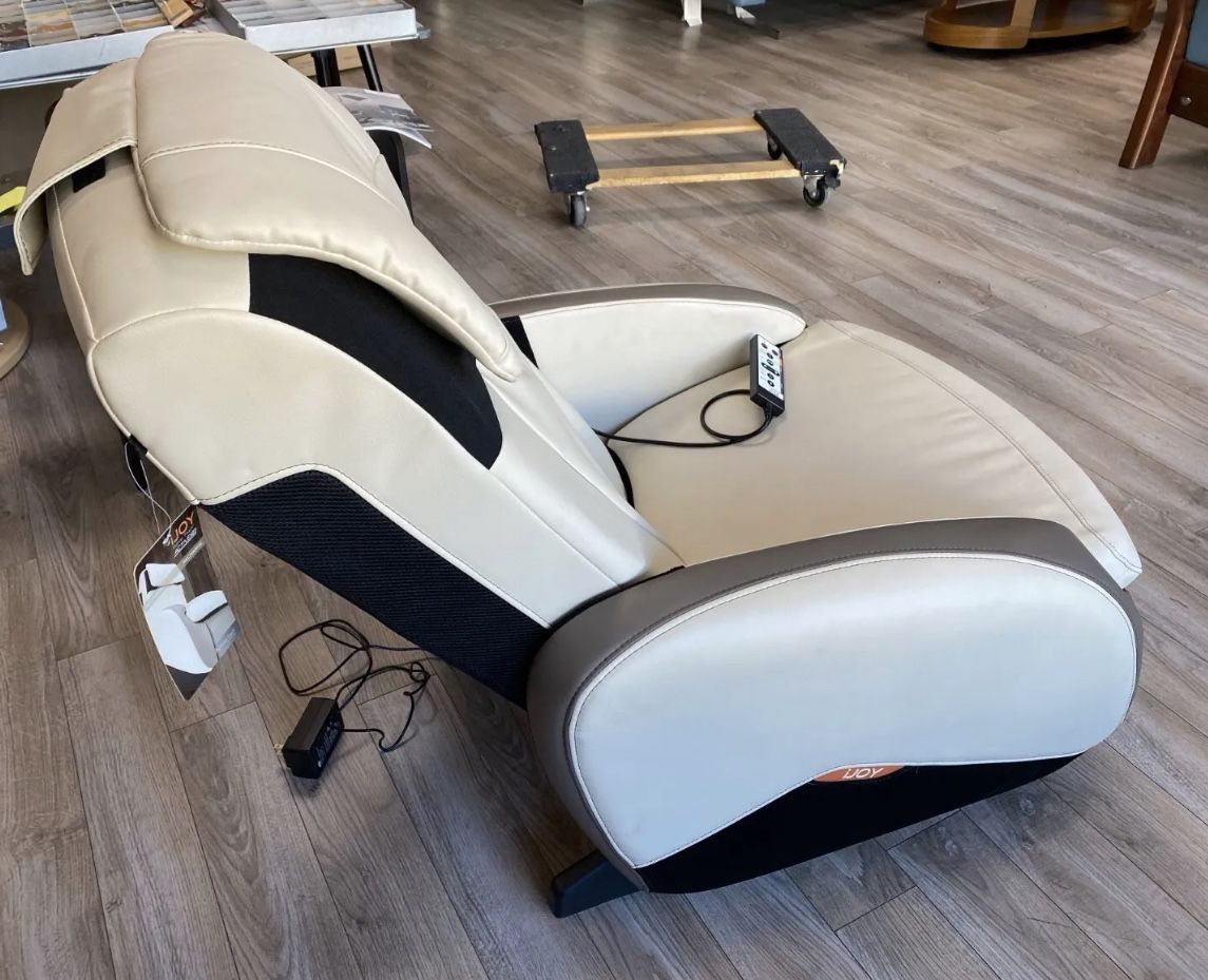 Human Touch iJoy Active 2.0 Roller Massage Chair Recliner