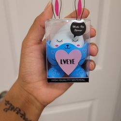 Makeup Sponge With Holder