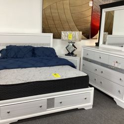 Queen Bedroom Set $999.99