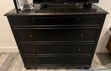 Restoration Hardware 5 Drawer Dresser