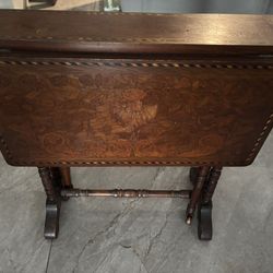 ANTIQUE DROP LEAF TABLE