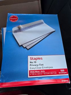 4 boxes of Staples #10 Privacy-Tint EasyClose Envelopes – 500 Count – New