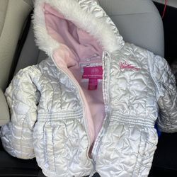 Snow jacket and pants Gently Used Size 4T