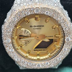 💎 Fully bustdown custom G-Shock flooded with VVS D color moissanite for insane shine and clarity.
✨ Precision hand-set stones on a solid metal bezel 
