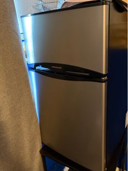 Mini fridge