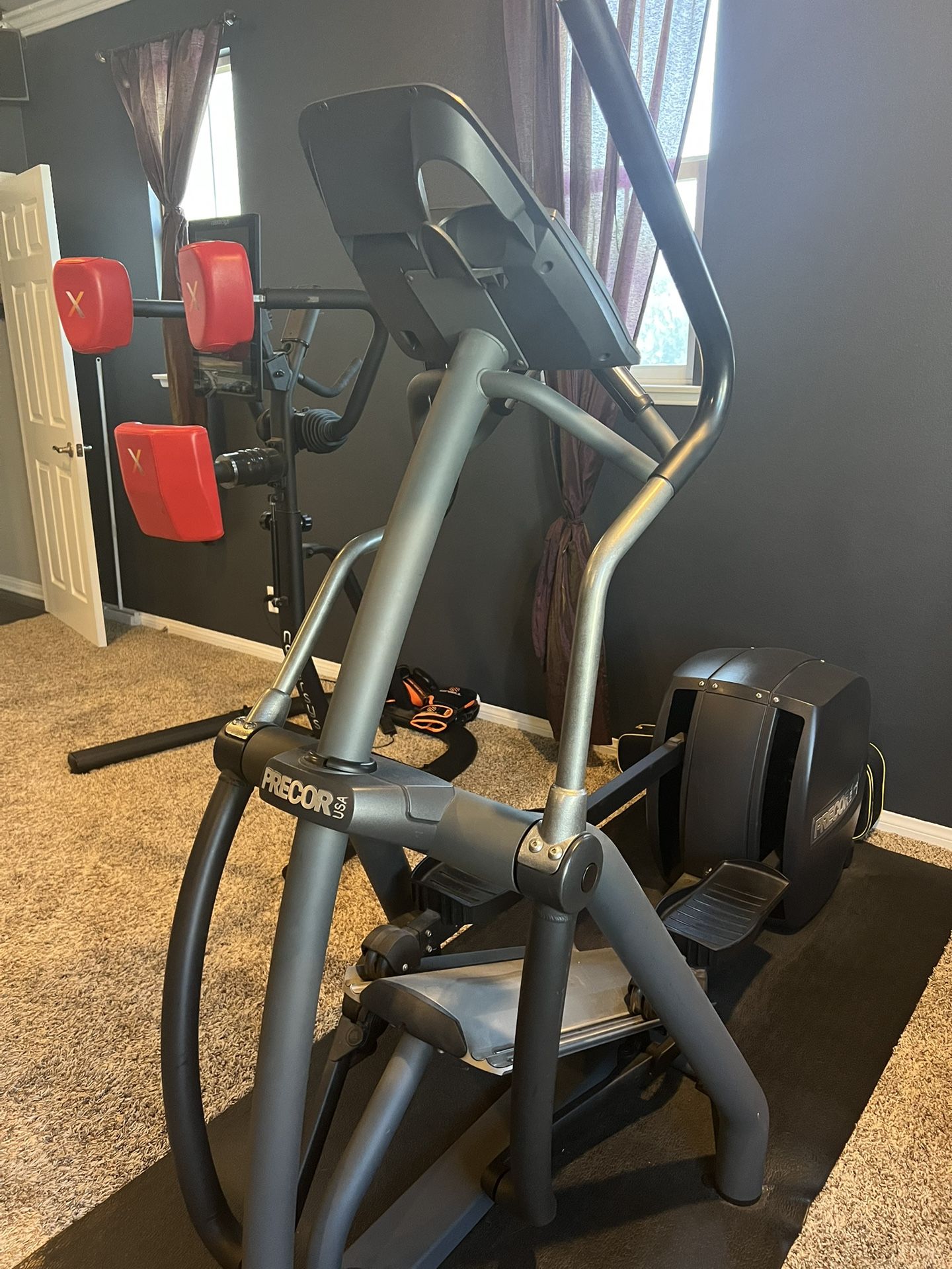 💪 Precor EFX 556 Elliptical Trainer – Commercial Grade – Barely Used – Best Deal 💪