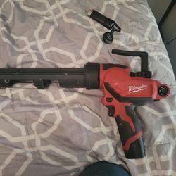Milwaukee caulking gun