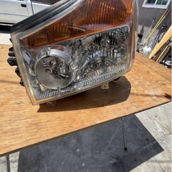 2004–2015 NISSAN TITÁN HEADLIGHT  LEFT SIDE 