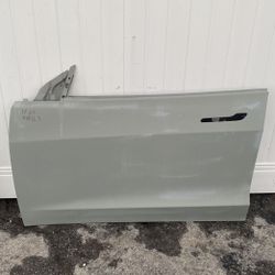 2017 2018 2019 2020 2021 2022 2023 Tesla Model 3 Left Driver Side Front Door Shell OEM
