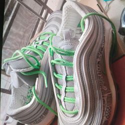 NIKE SNEAKERS, JORDAN JUMPMAN, NIKE AF1, NORTH FACE JACKETS /BOOTS, UGGS, AIRFRYER, MASSAGERS  & more