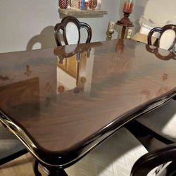 Elegant Dark Wood Dining Set with 6 Chairs. Precio Incluye Delivery 