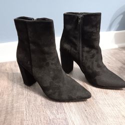 Quality Faux Suede Black Pointed Toe Block Heel Boots 8.5