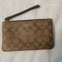 VINTAGE COACH Lg Leather Wristlet W/ Classic Signature Logo