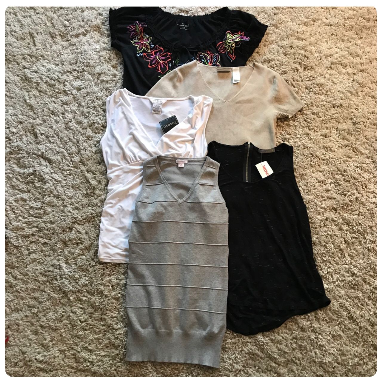 Women’s 5 Piece MEDIUM Shirt Bundle