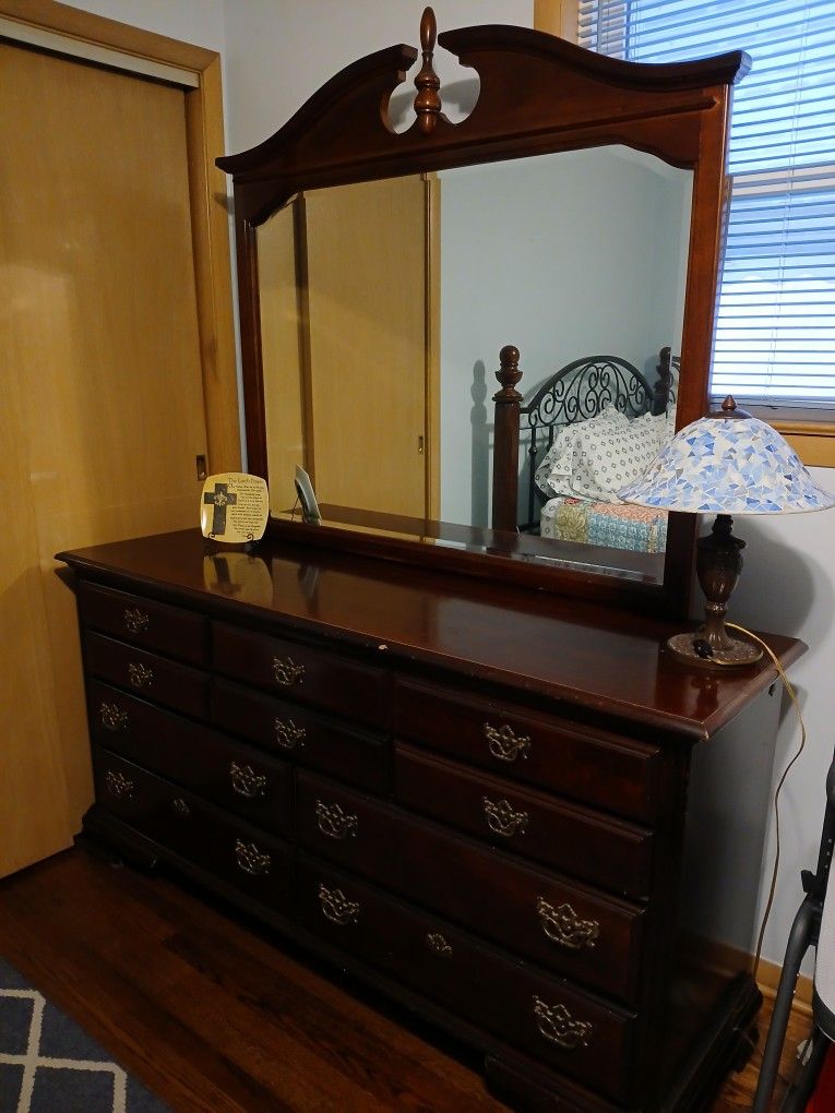 Bedroom set