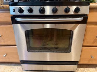 GE gas range/oven 30”