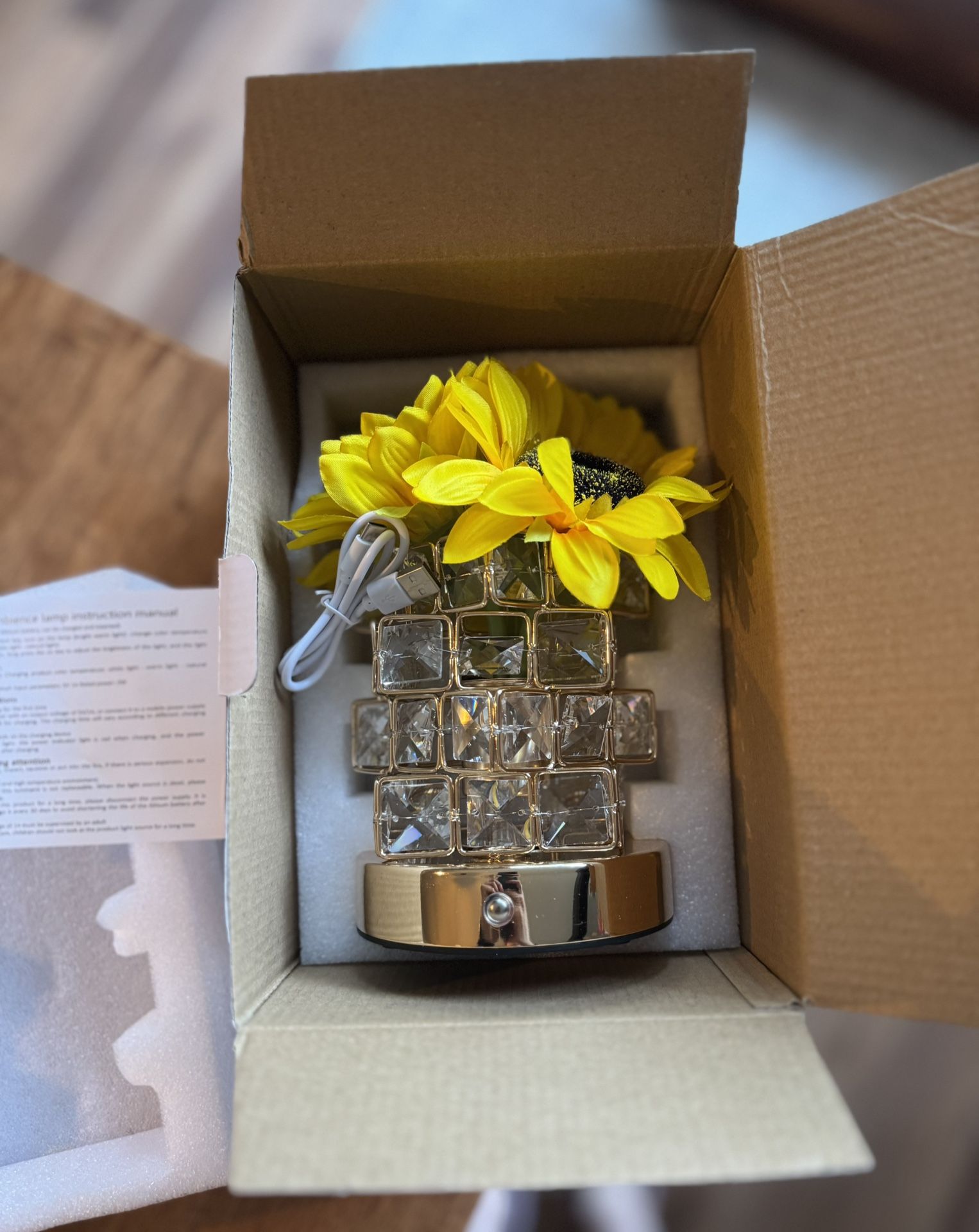 NEW- In Box- Sunflower Rechargeable Dimmable Lamp