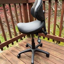 Ergonomic Saddle Stool Chair