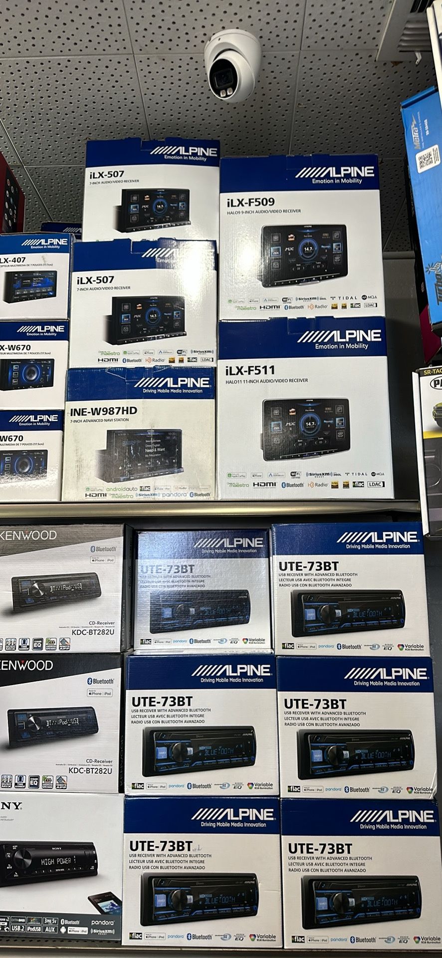 Alpine Car Stereo UTE-73BT