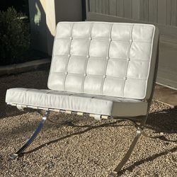Mid Century Modern Barcelona Chair