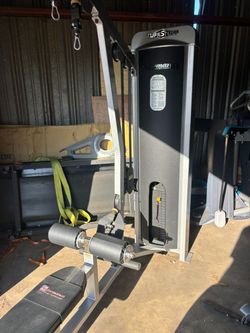 🔥 **Tuff Stuff Lat Pulldown / Low Row Machine/Tricep Extension  🔥