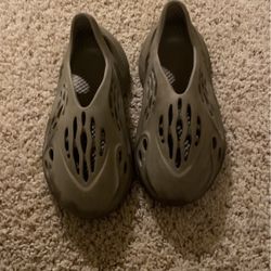 Adidas Yeezy Foamrunners